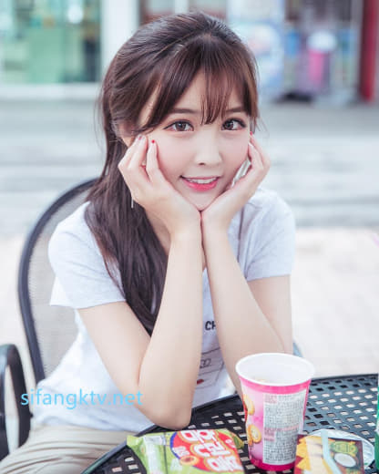 【2023-08-06】girlfriend begging for cum on mouth